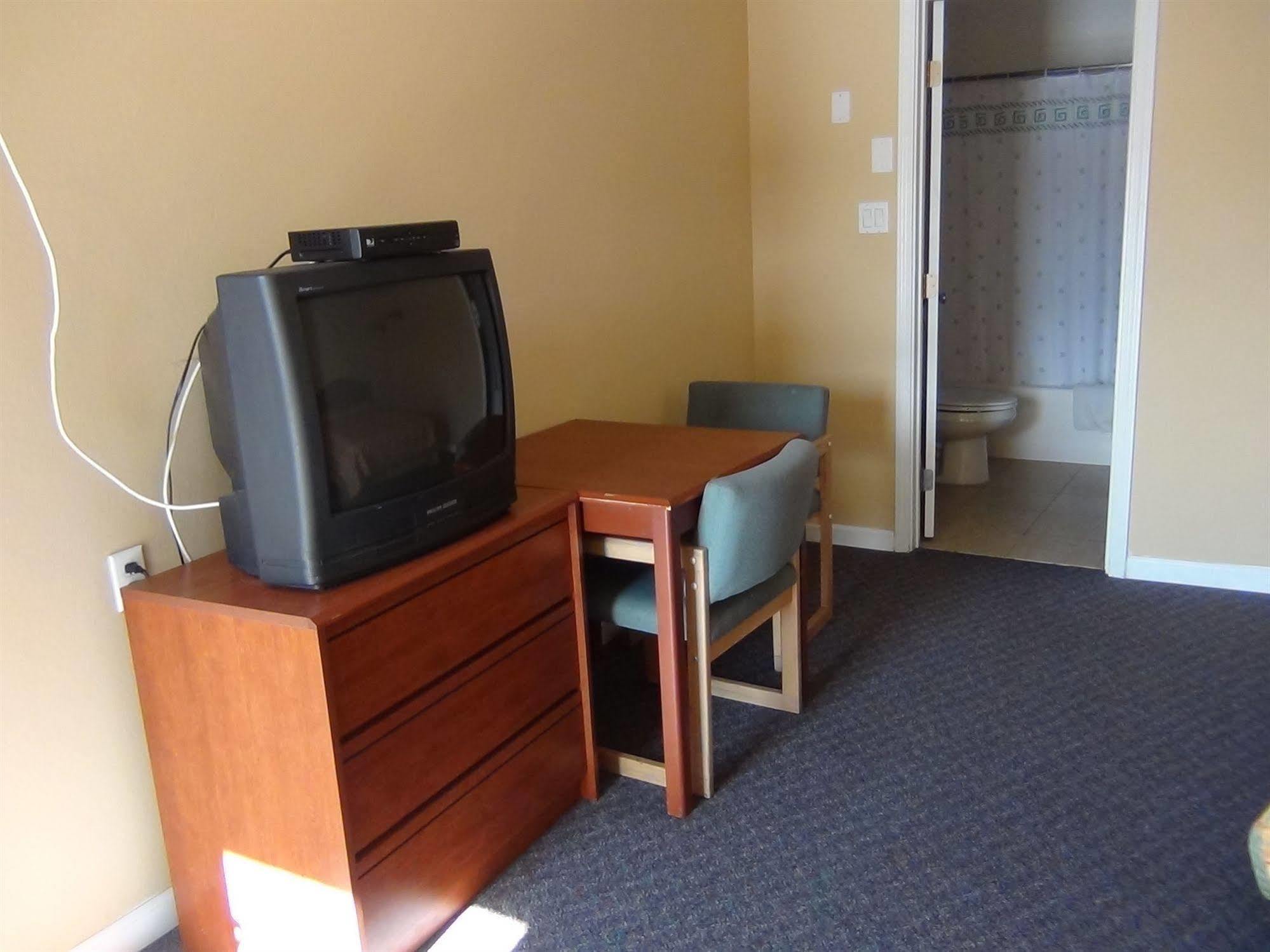 Desert Inn Motel Корона Экстерьер фото