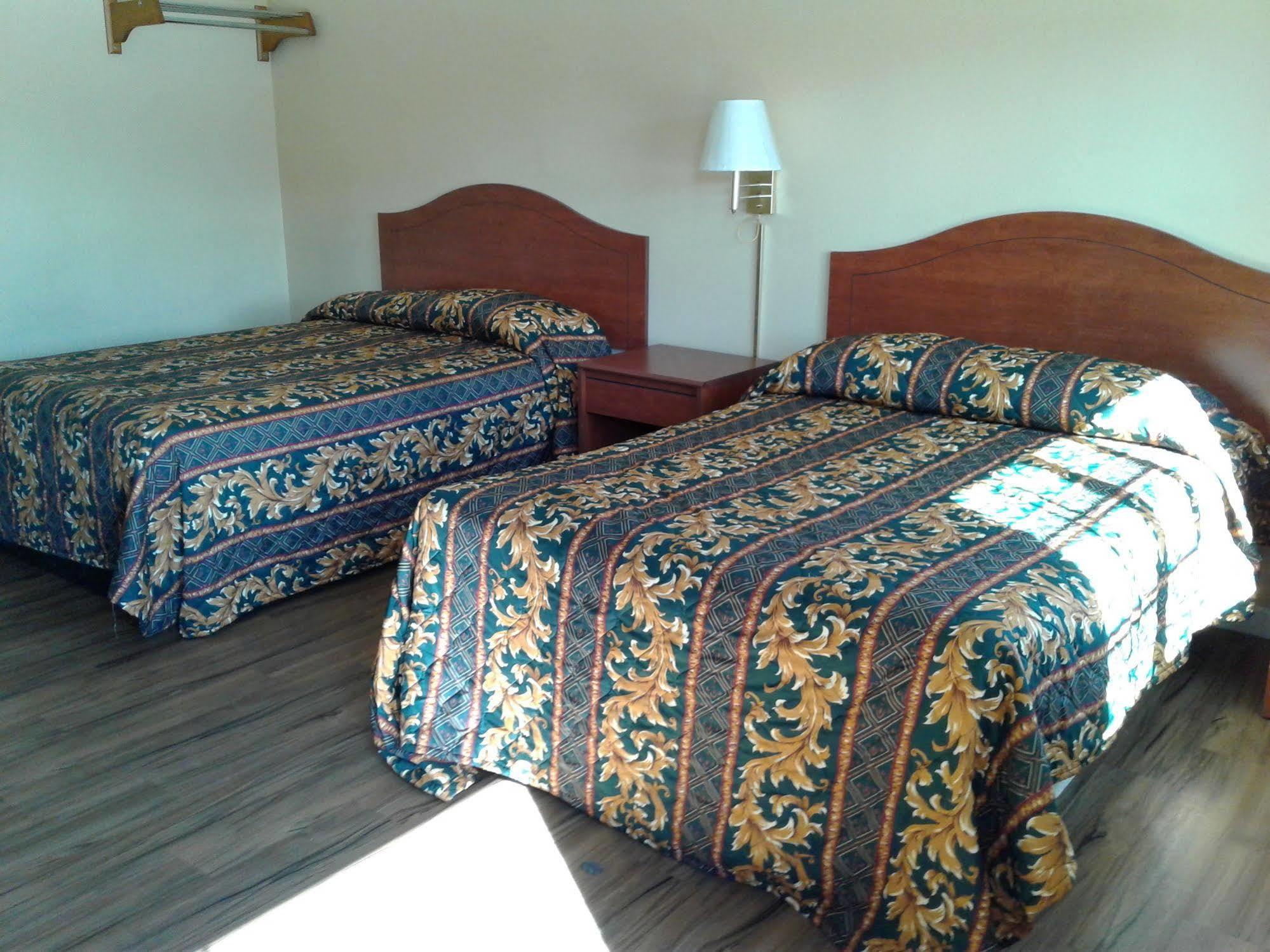 Desert Inn Motel Корона Экстерьер фото